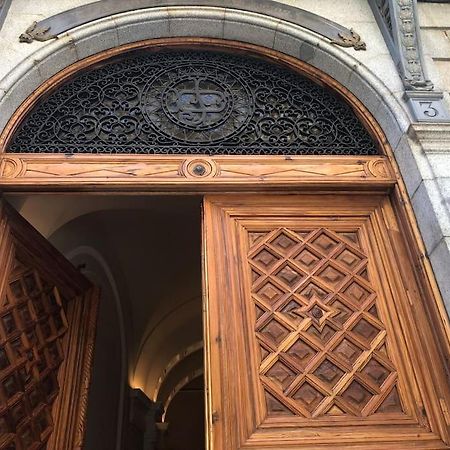 Cuesta Sto Domingo, Vive El Madrid De Los Austrias Экстерьер фото